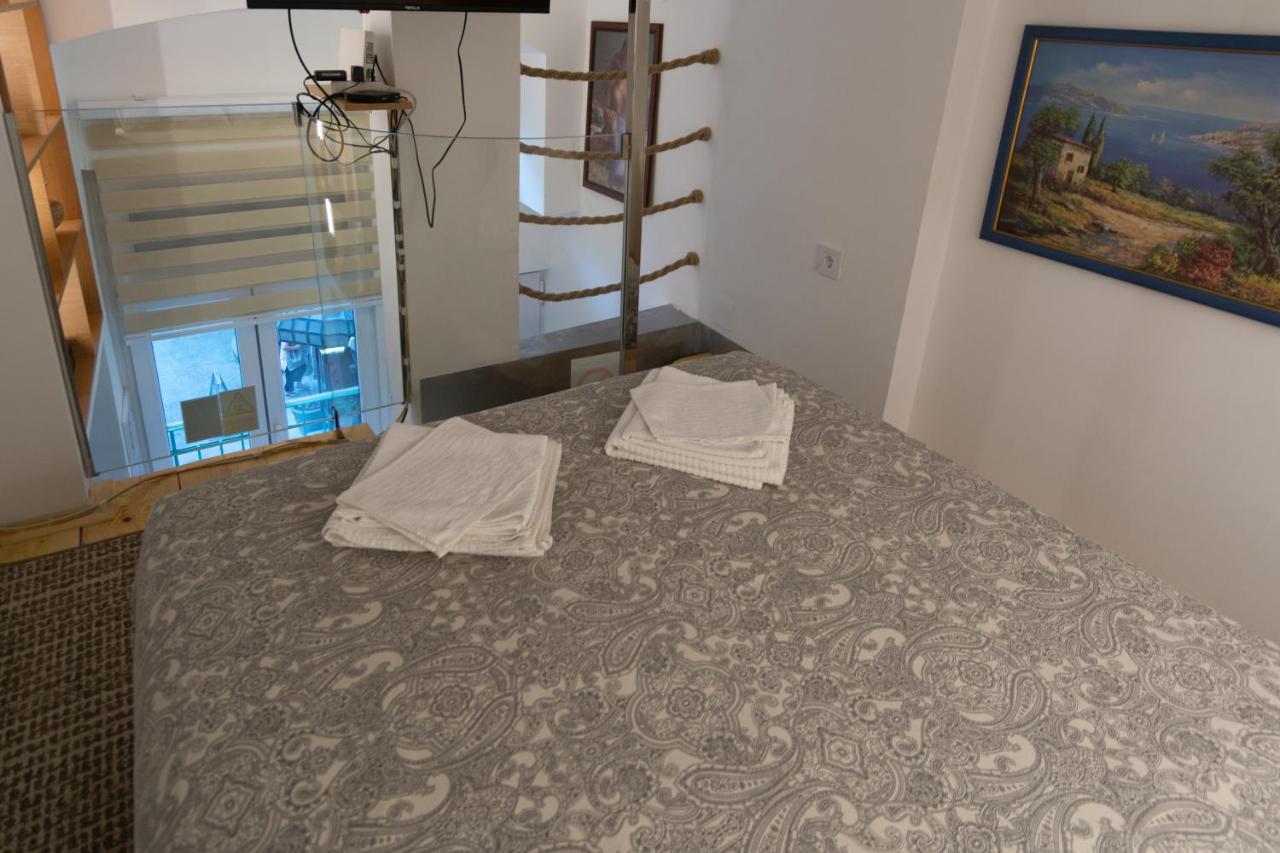 Apartment Passage