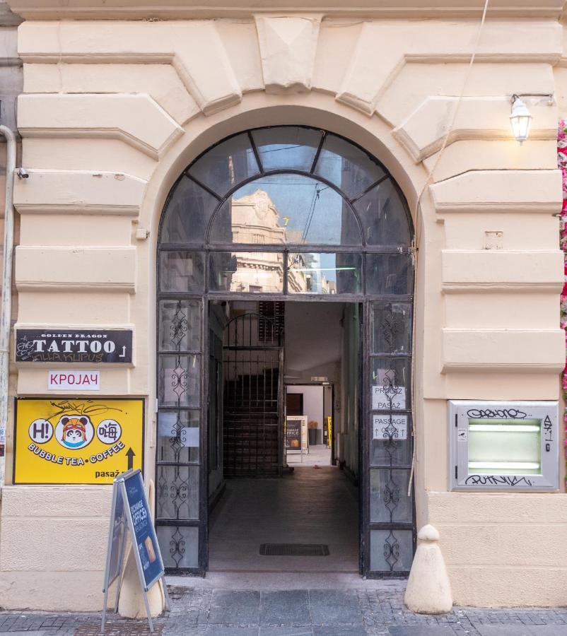 Apartment Passage *